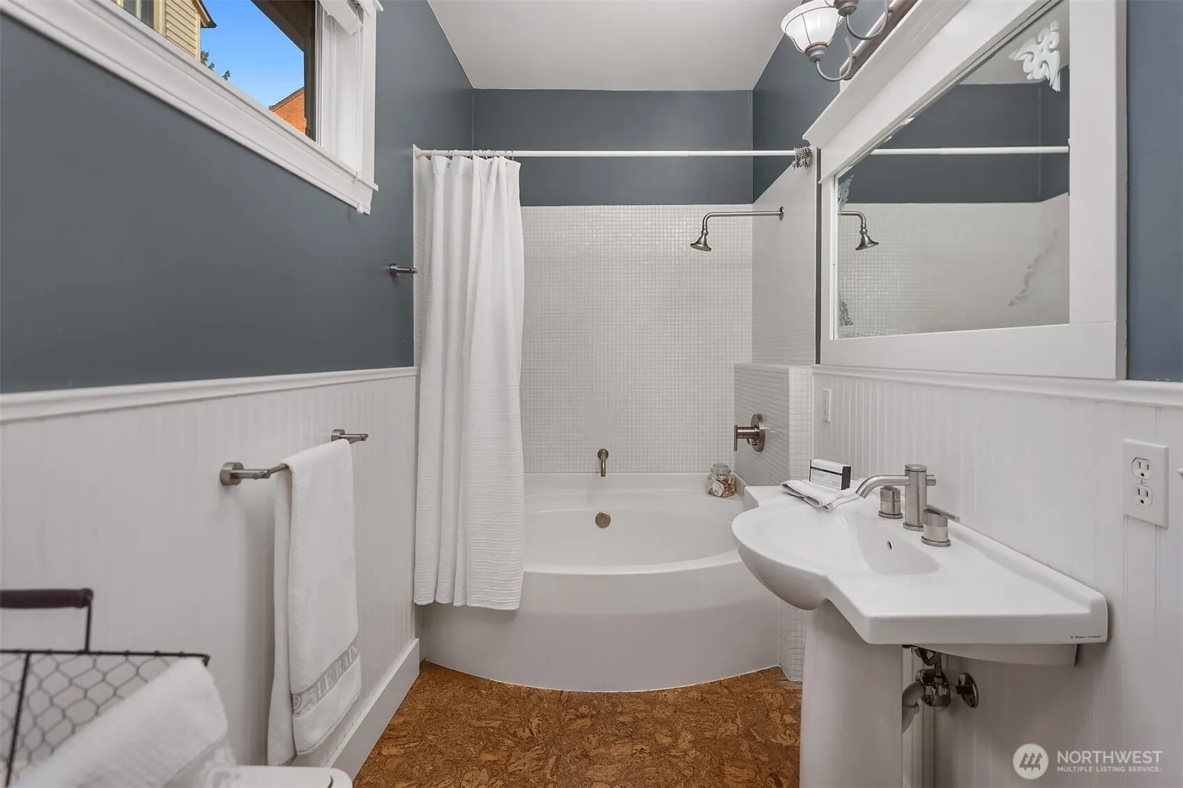 2816 11th Avenue W, Seattle, WA 98119
