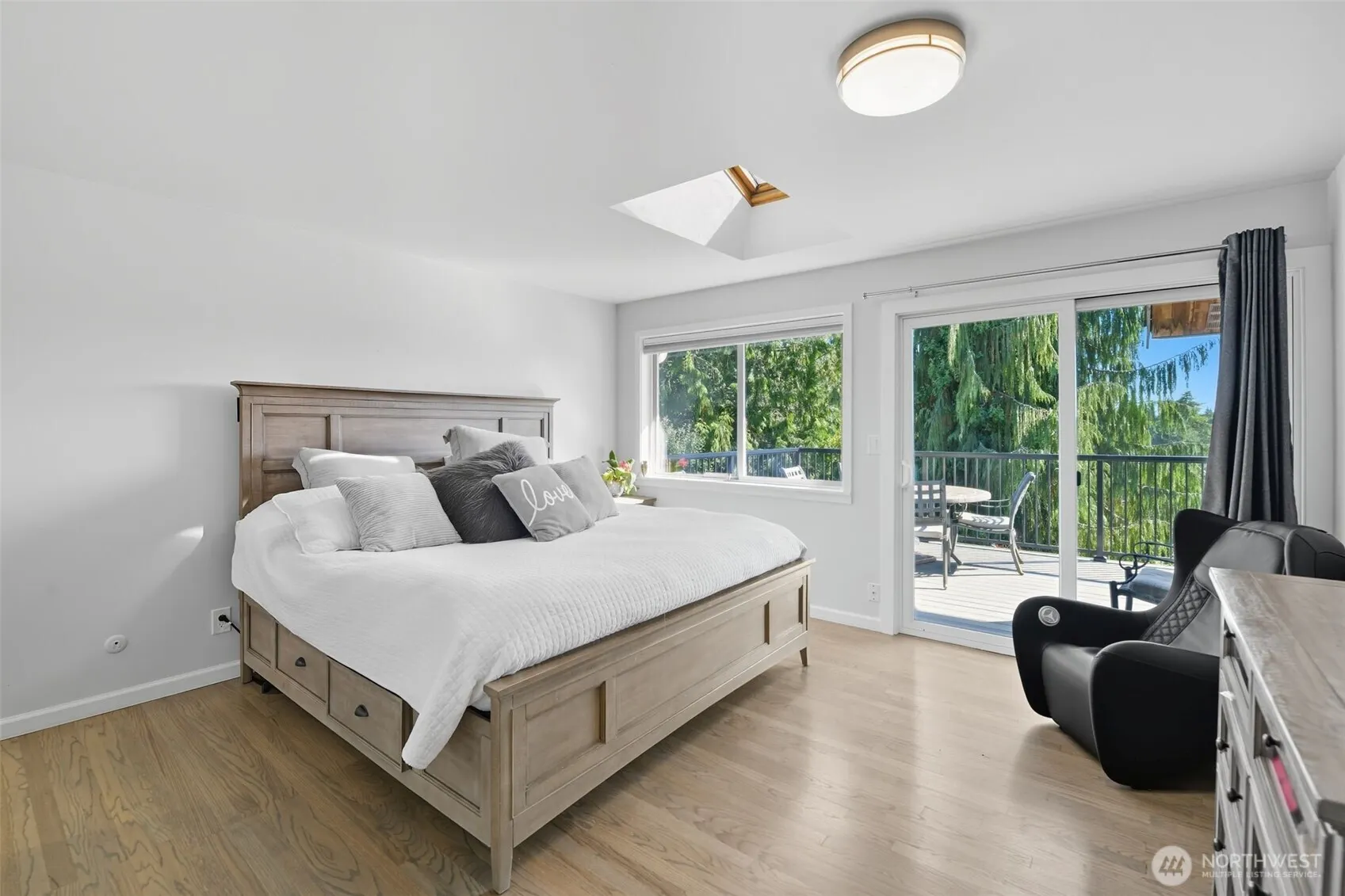 12455 SE 26th Place , Bellevue, WA 98005