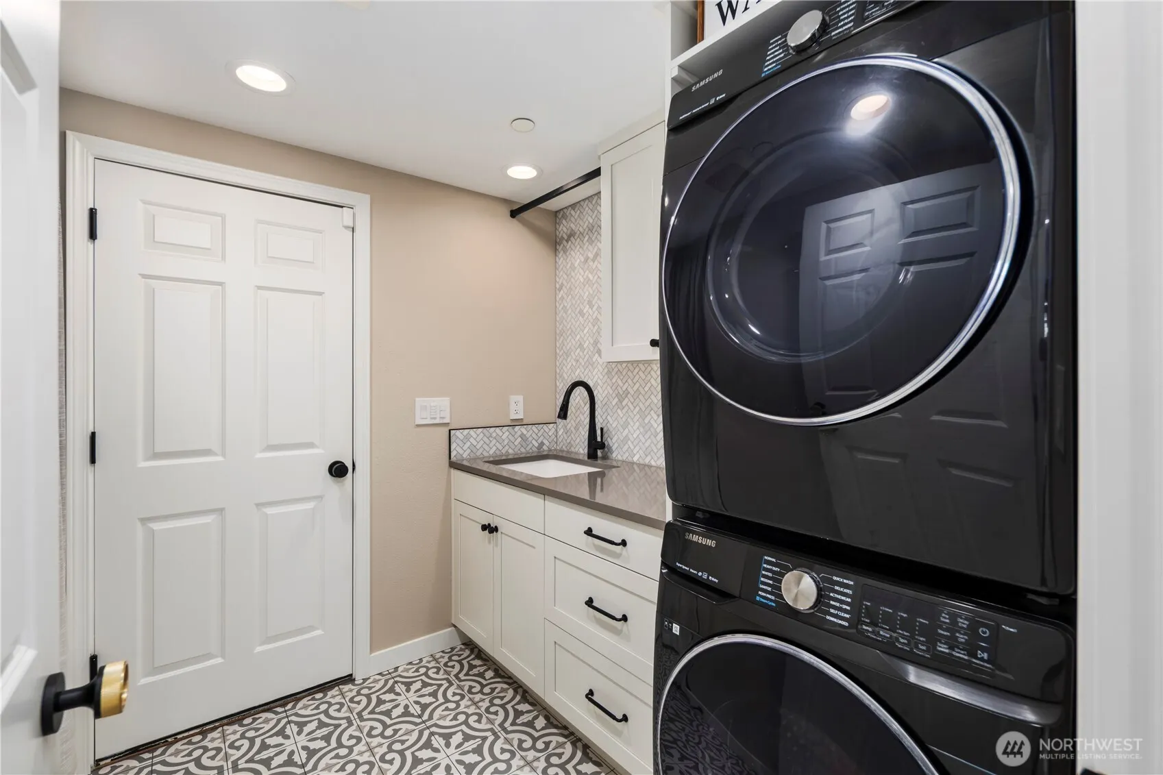 12037 89th Place NE, Kirkland, WA 98034-2631