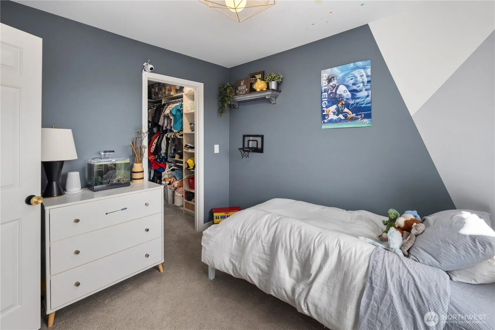 12037 89th Place NE, Kirkland, WA 98034-2631