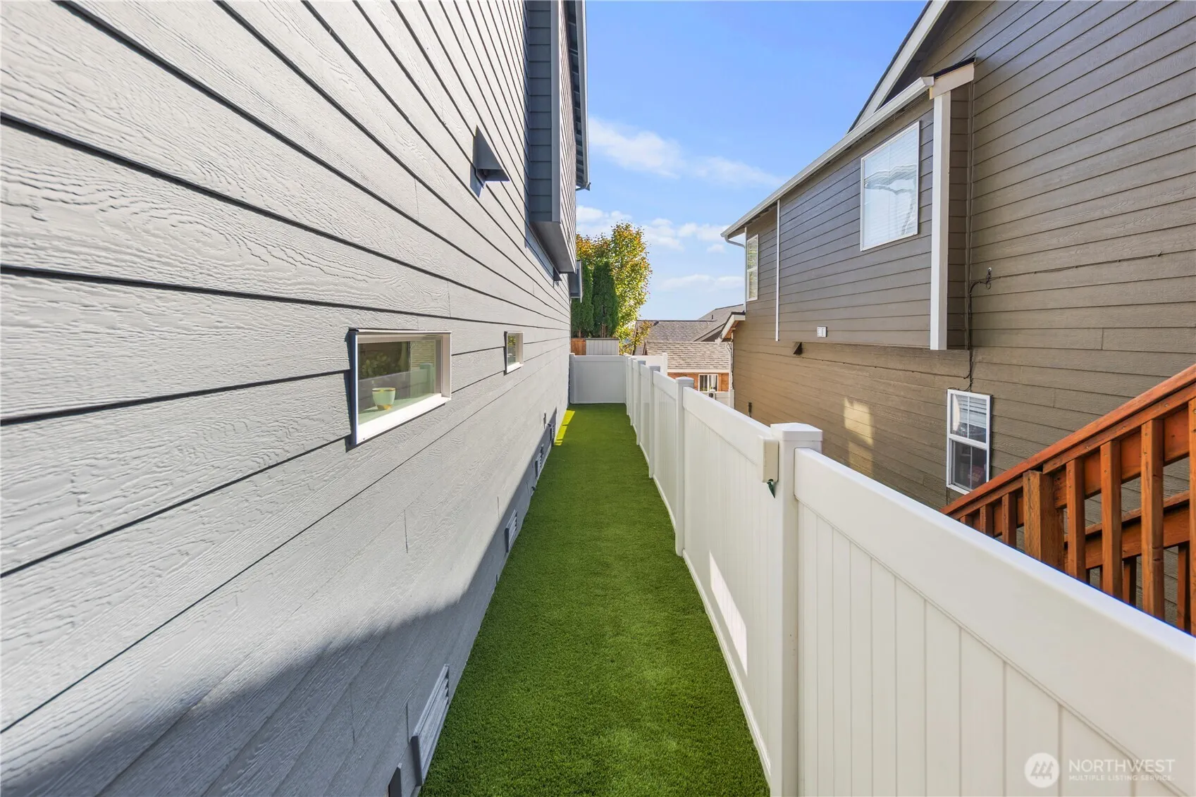 12037 89th Place NE, Kirkland, WA 98034-2631