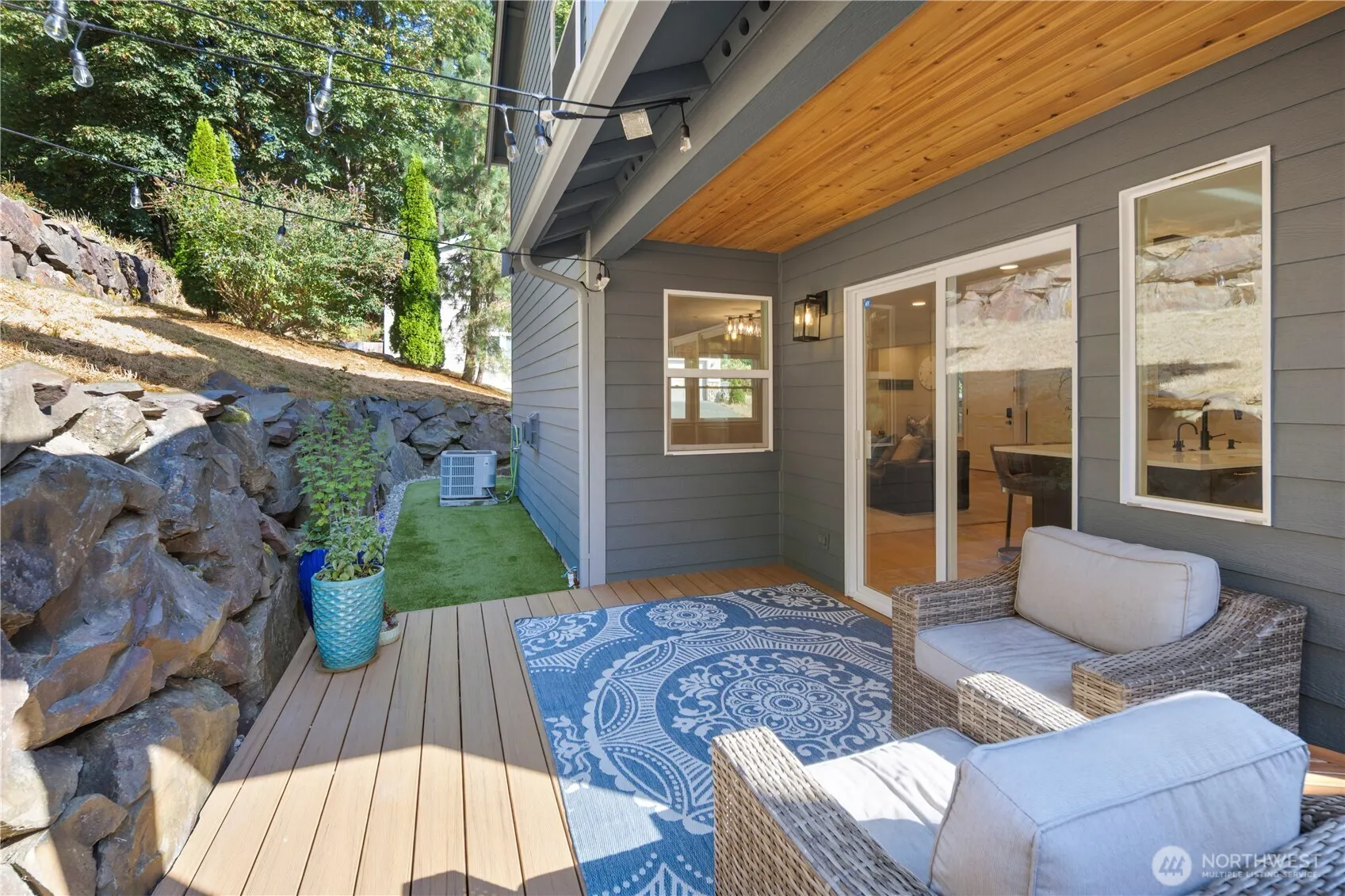 12037 89th Place NE, Kirkland, WA 98034-2631