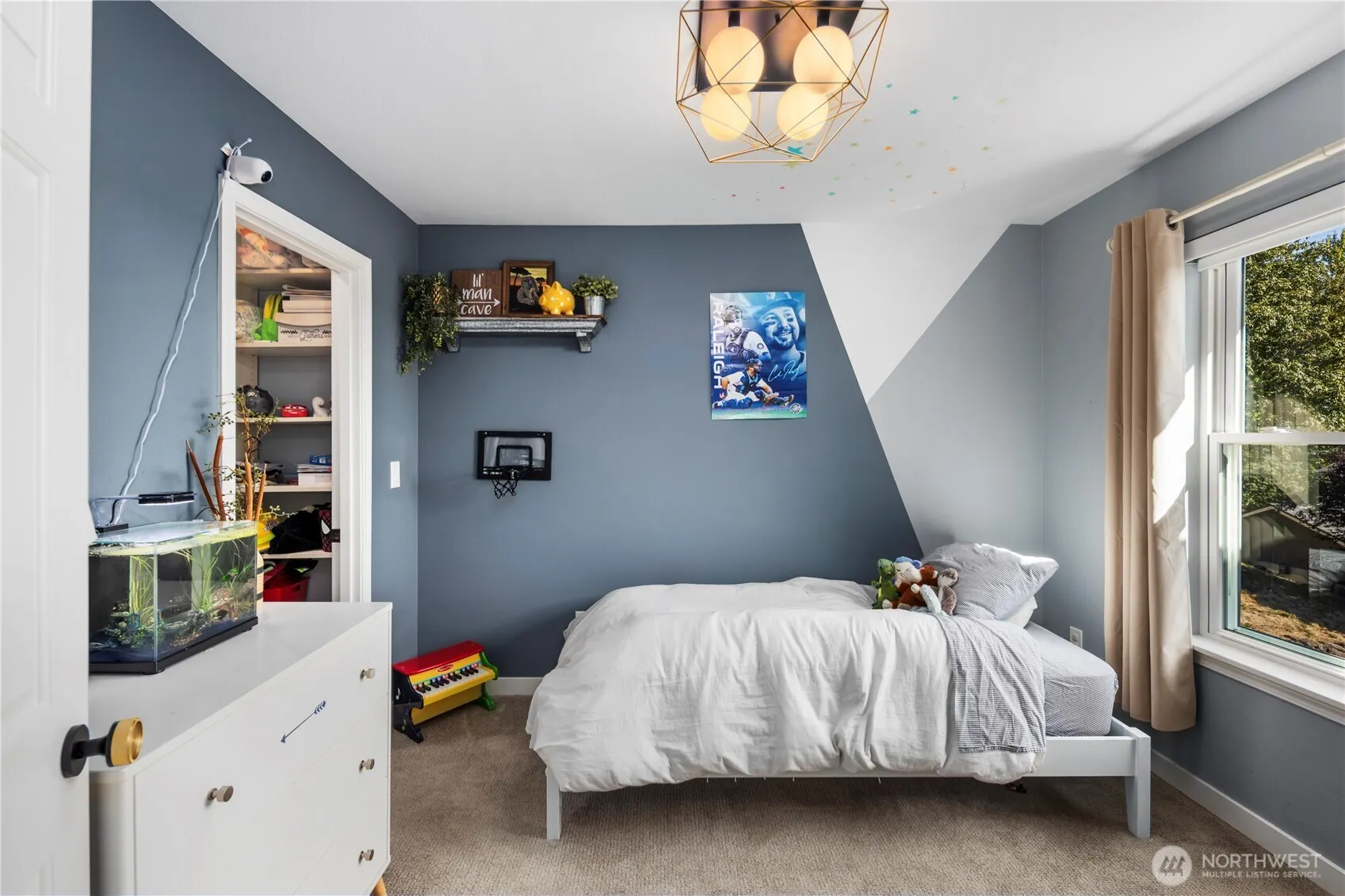 12037 89th Place NE, Kirkland, WA 98034-2631