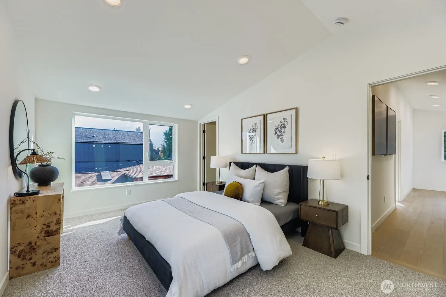 5715 35th Avenue NE, Seattle, WA 98105