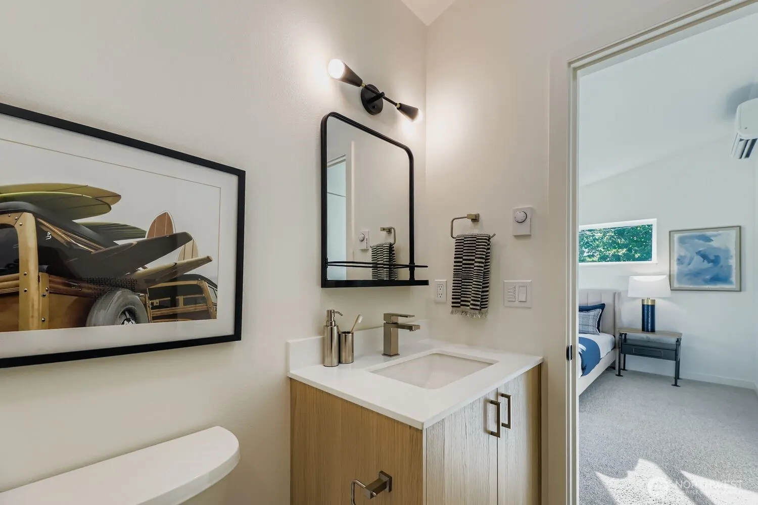 5715 35th Avenue NE, Seattle, WA 98105