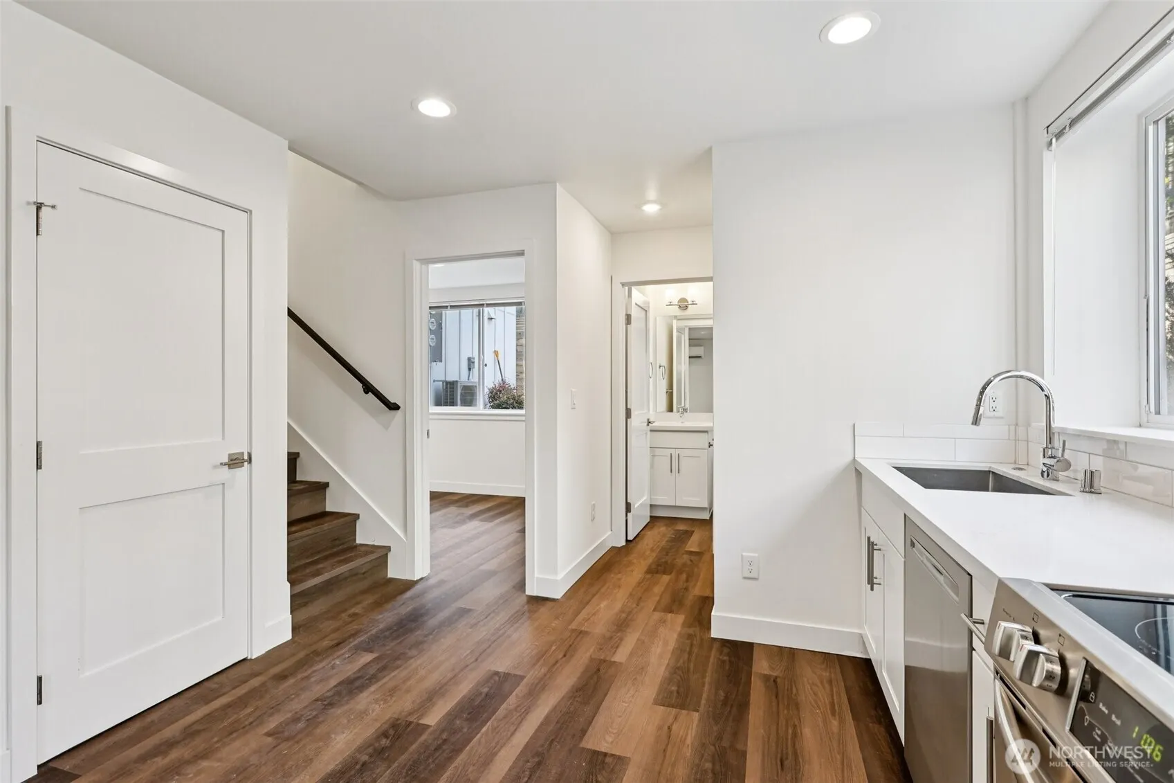 5259 Brooklyn Avenue NE, Seattle, WA 98105