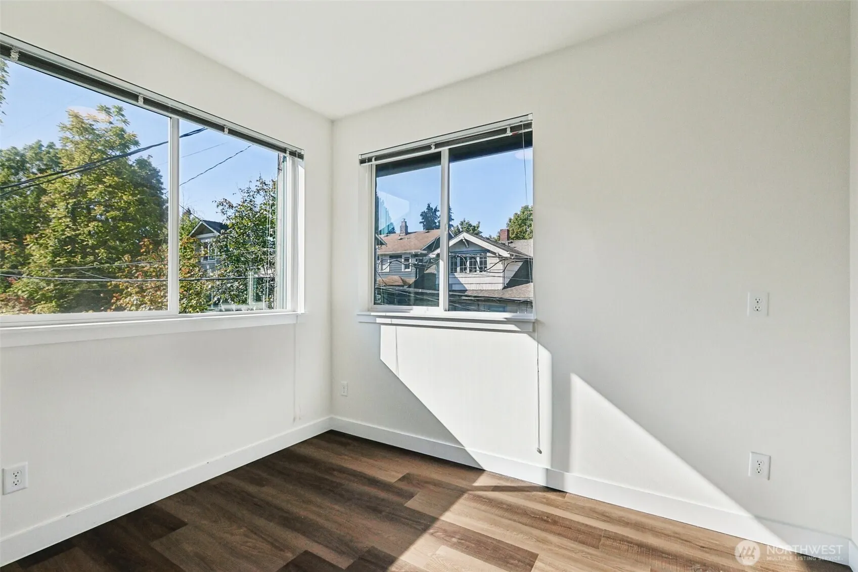 5259 Brooklyn Avenue NE, Seattle, WA 98105