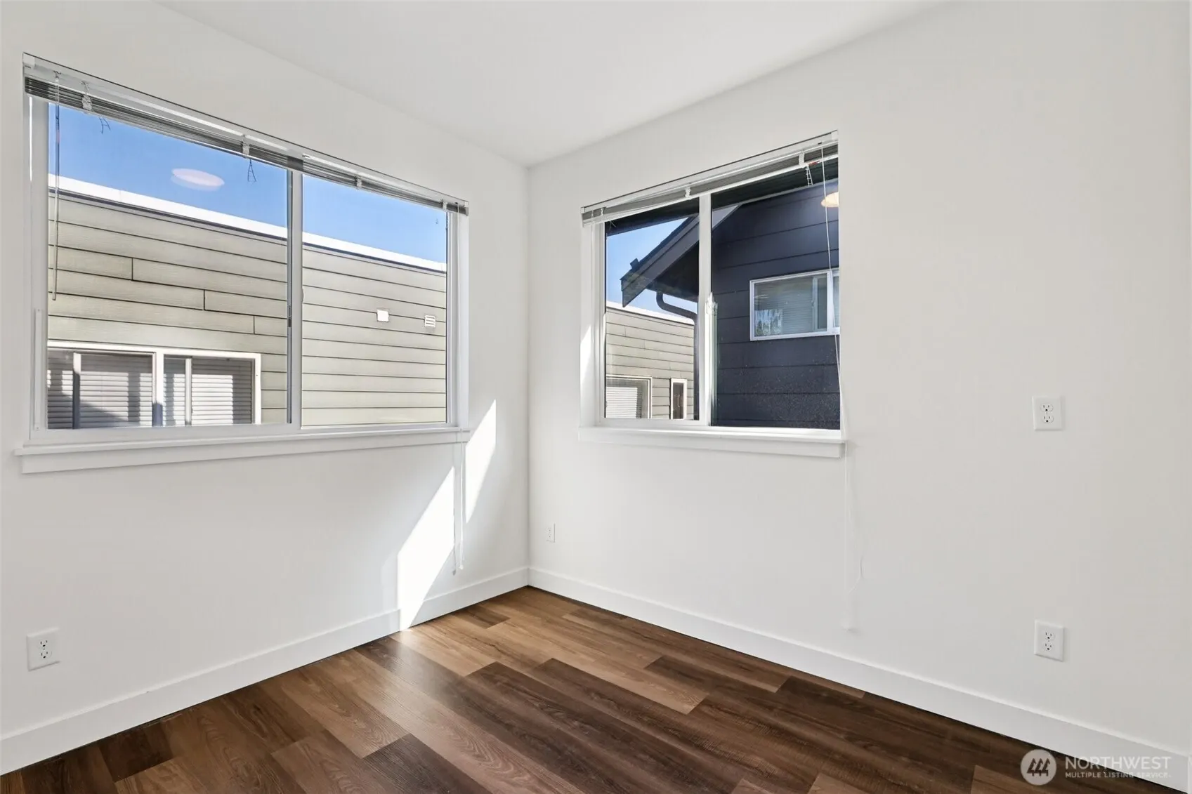 5259 Brooklyn Avenue NE, Seattle, WA 98105