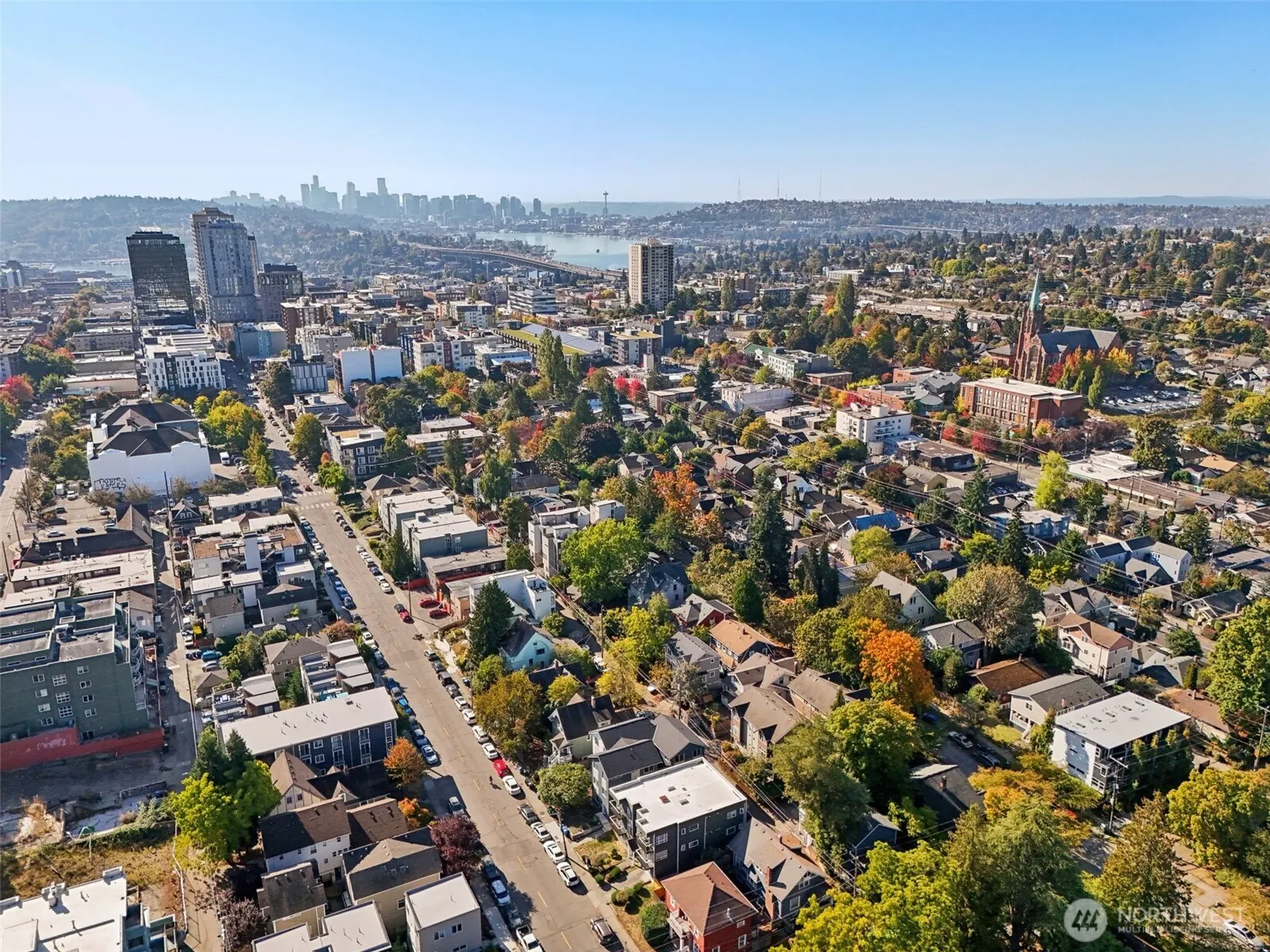 5259 Brooklyn Avenue NE, Seattle, WA 98105