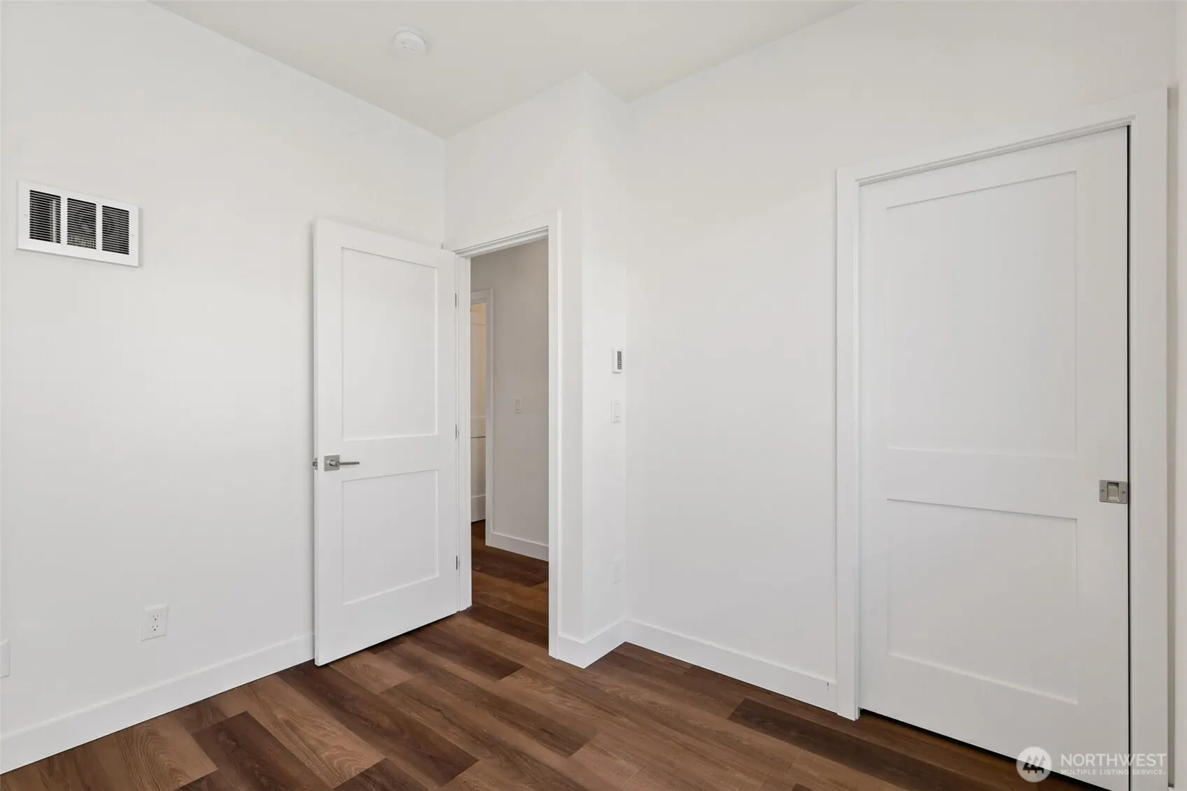 5259 Brooklyn Avenue NE, Seattle, WA 98105