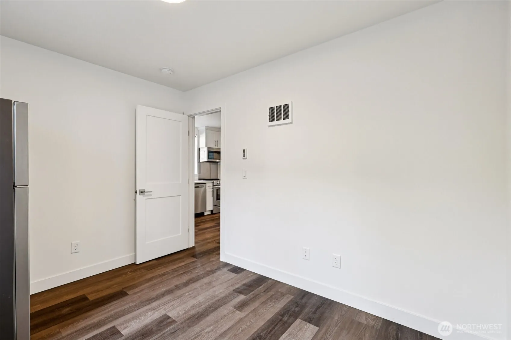 5259 Brooklyn Avenue NE, Seattle, WA 98105