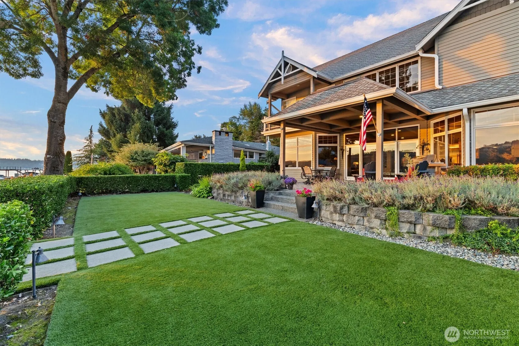 3829 E Lake Sammamish Shore Lane SE, Sammamish, WA 98075