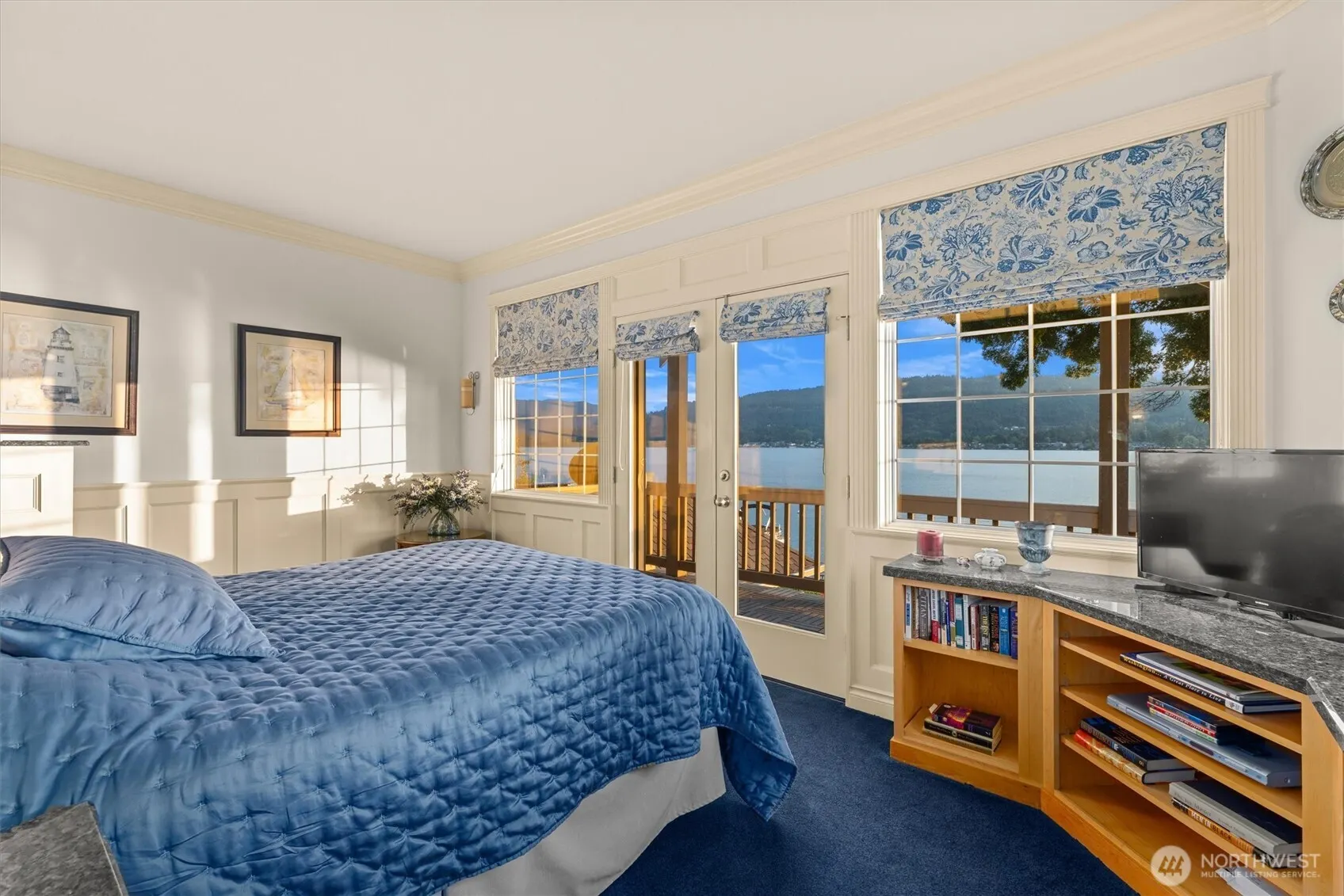 3829 E Lake Sammamish Shore Lane SE, Sammamish, WA 98075