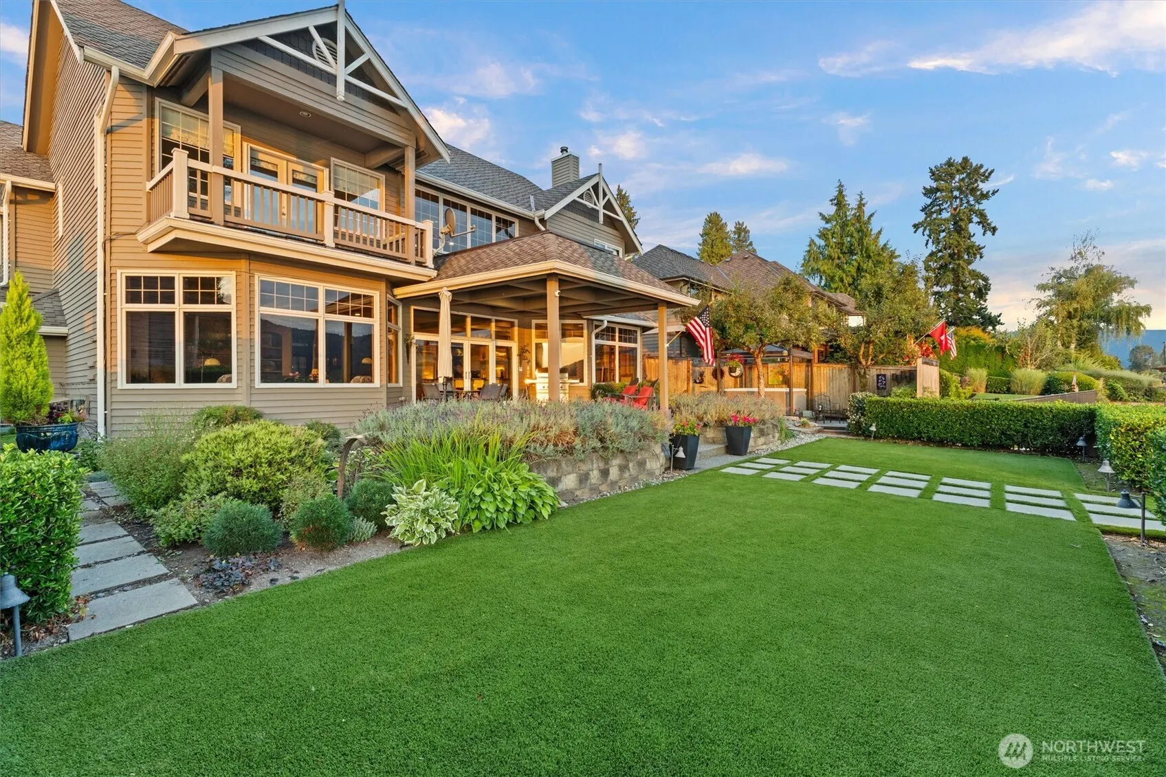 3829 E Lake Sammamish Shore Lane SE, Sammamish, WA 98075