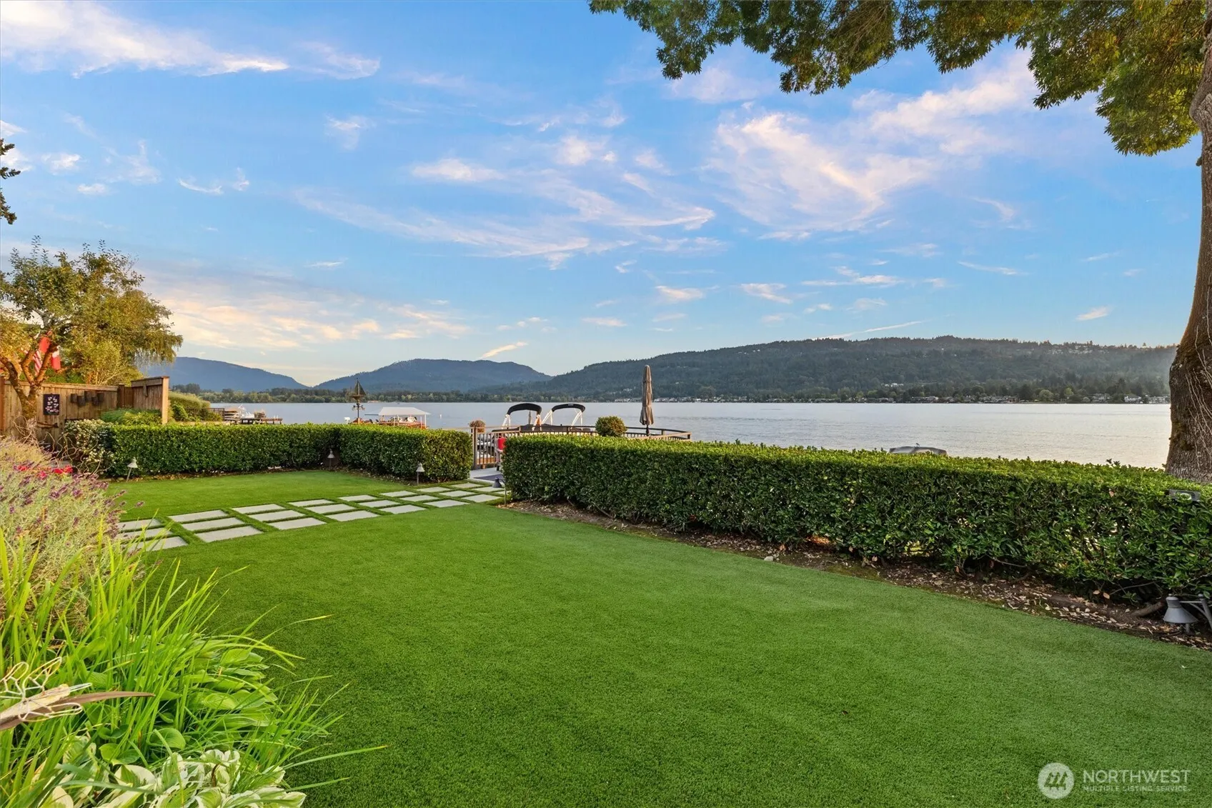 3829 E Lake Sammamish Shore Lane SE, Sammamish, WA 98075
