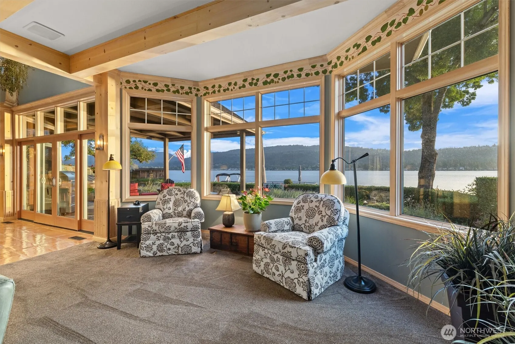 3829 E Lake Sammamish Shore Lane SE, Sammamish, WA 98075