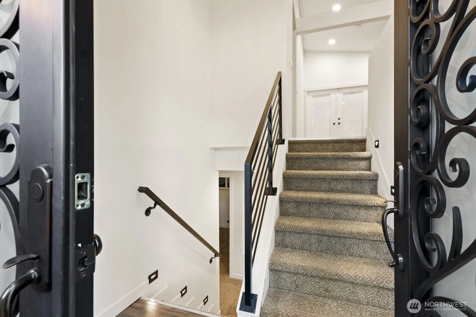 8801 NE 140th Place , Kirkland, WA 98034