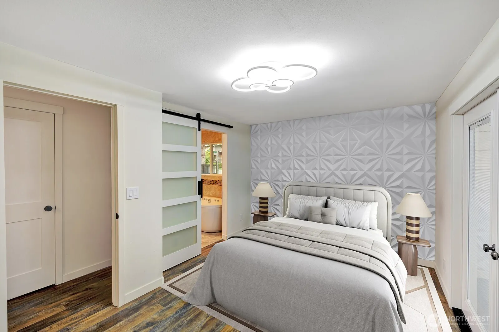 8801 NE 140th Place , Kirkland, WA 98034