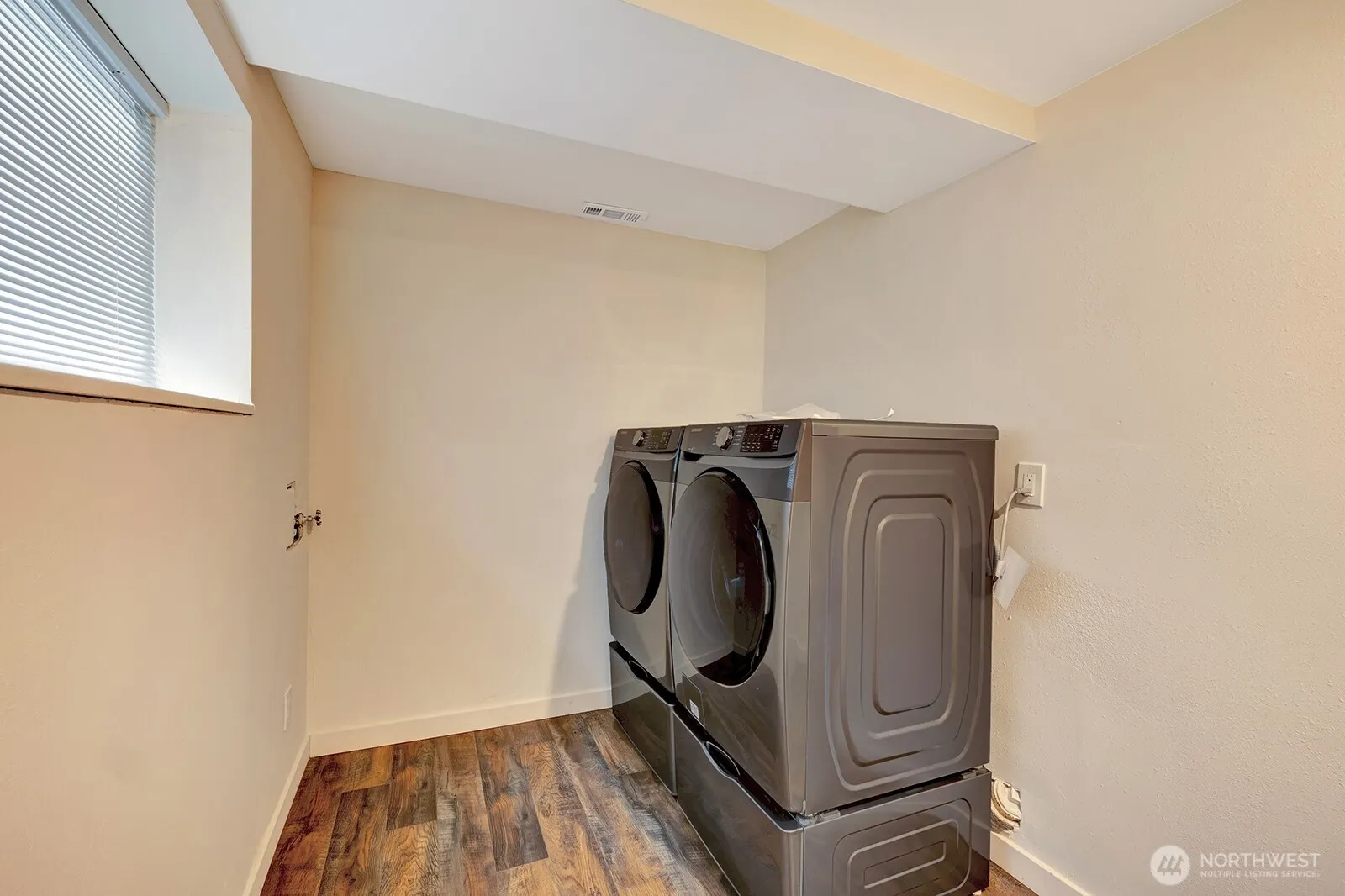 8801 NE 140th Place , Kirkland, WA 98034