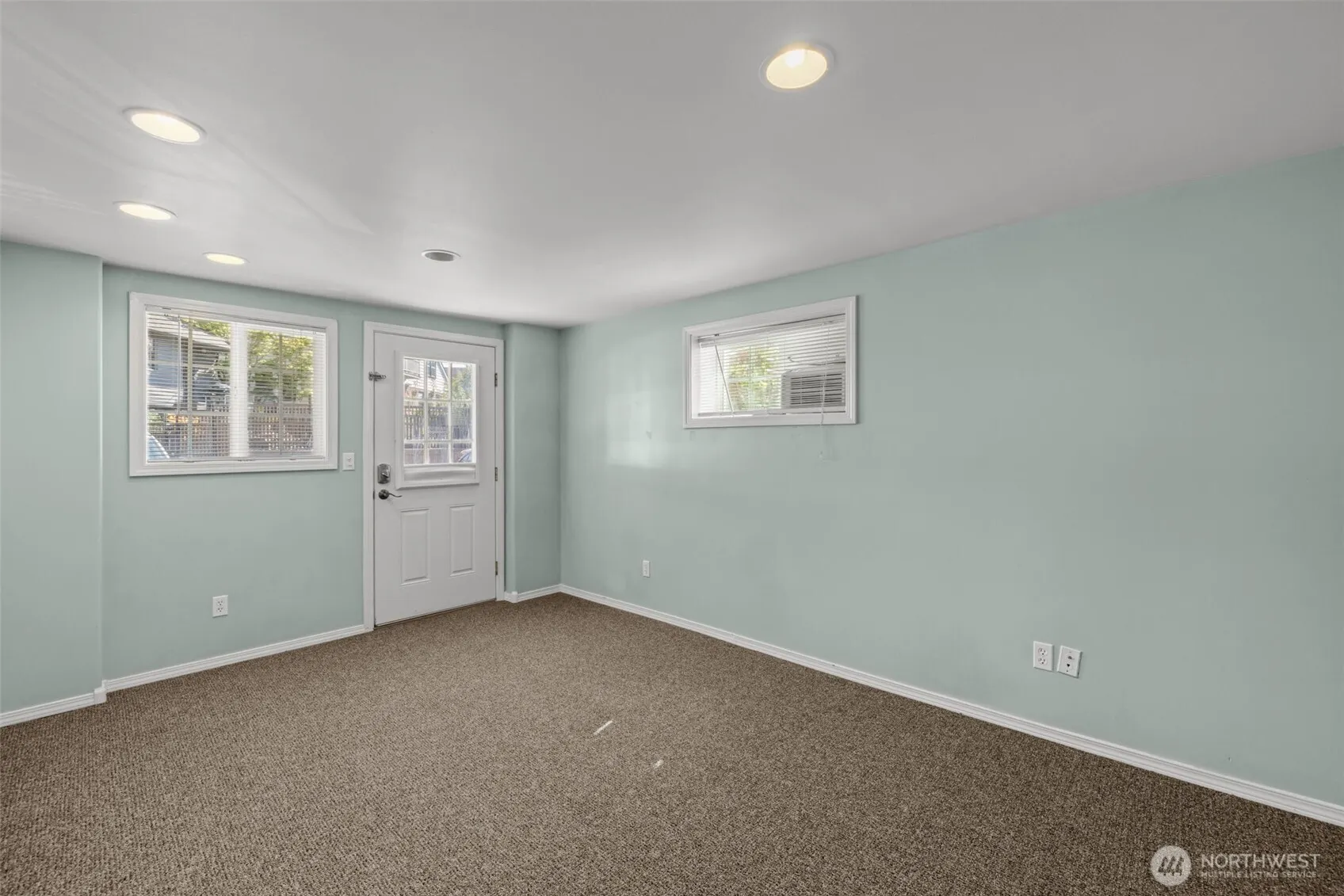 7842 Lake City Way NE, Seattle, WA 98115