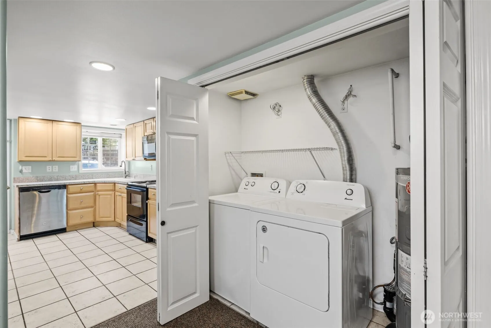7842 Lake City Way NE, Seattle, WA 98115
