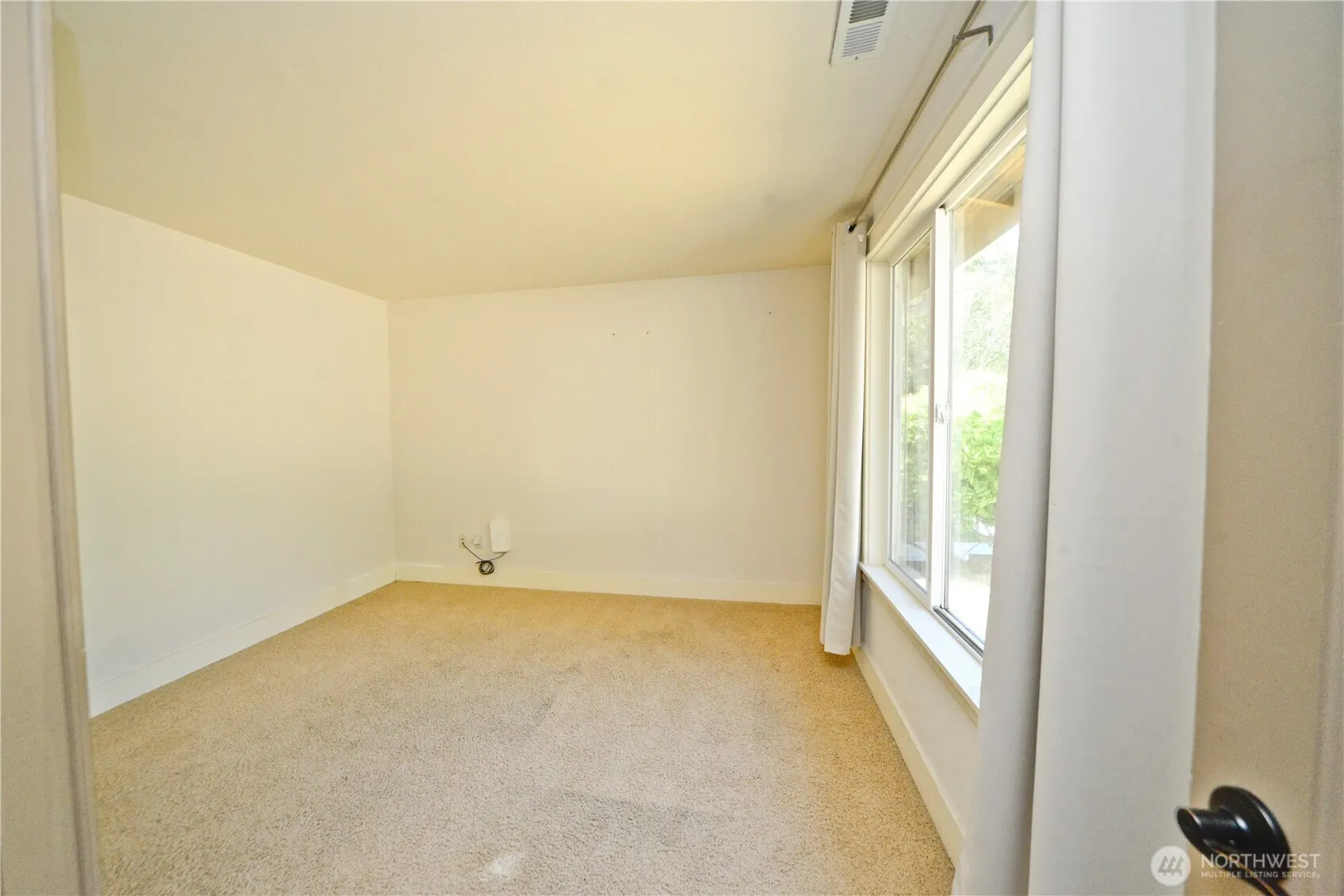 12649 NE 104th Street , Kirkland, WA 98033