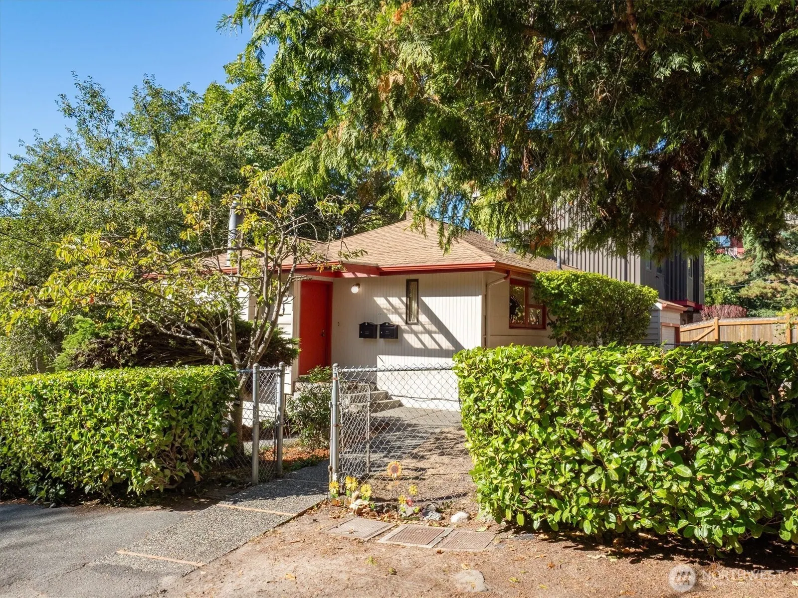 4503 Palatine Avenue N, Seattle, WA 98103