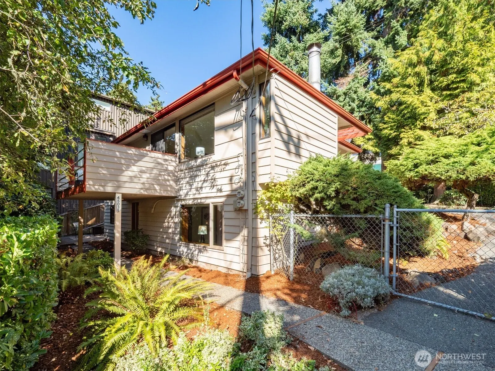 4503 Palatine Avenue N, Seattle, WA 98103