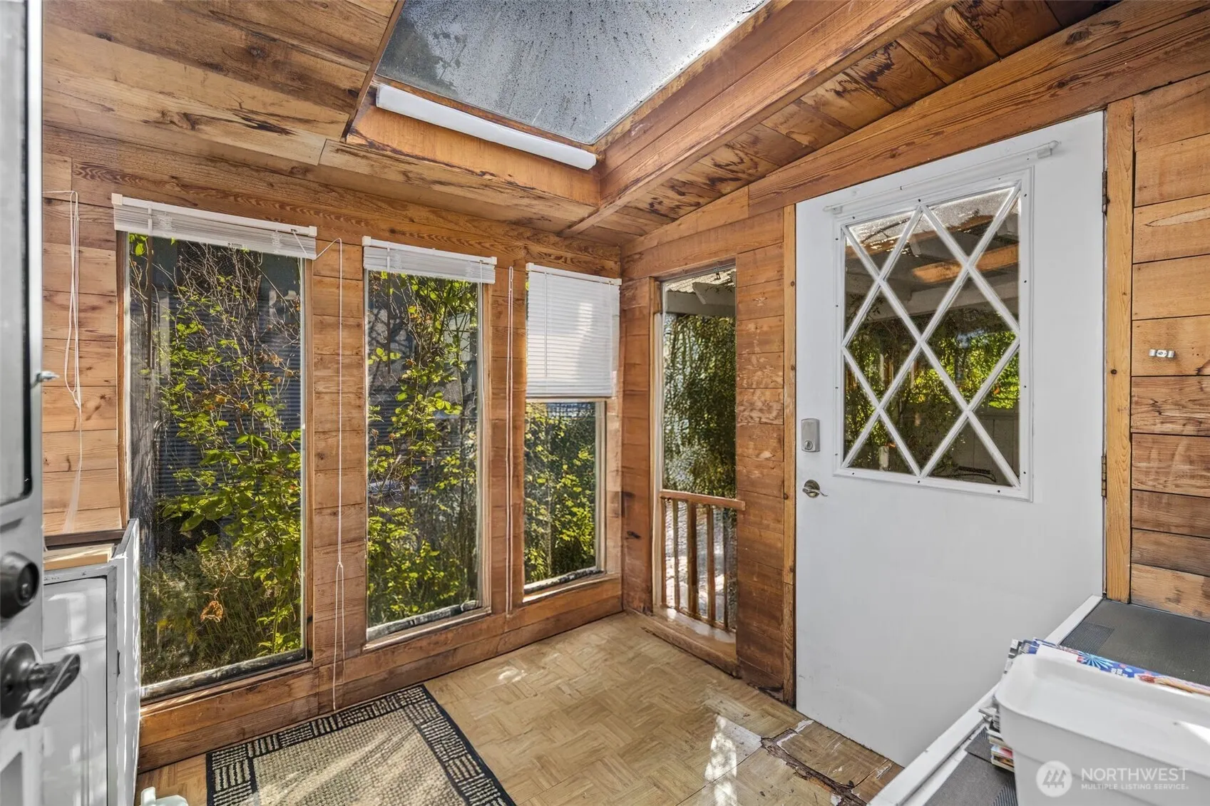 327 24th Avenue E, Seattle, WA 98112