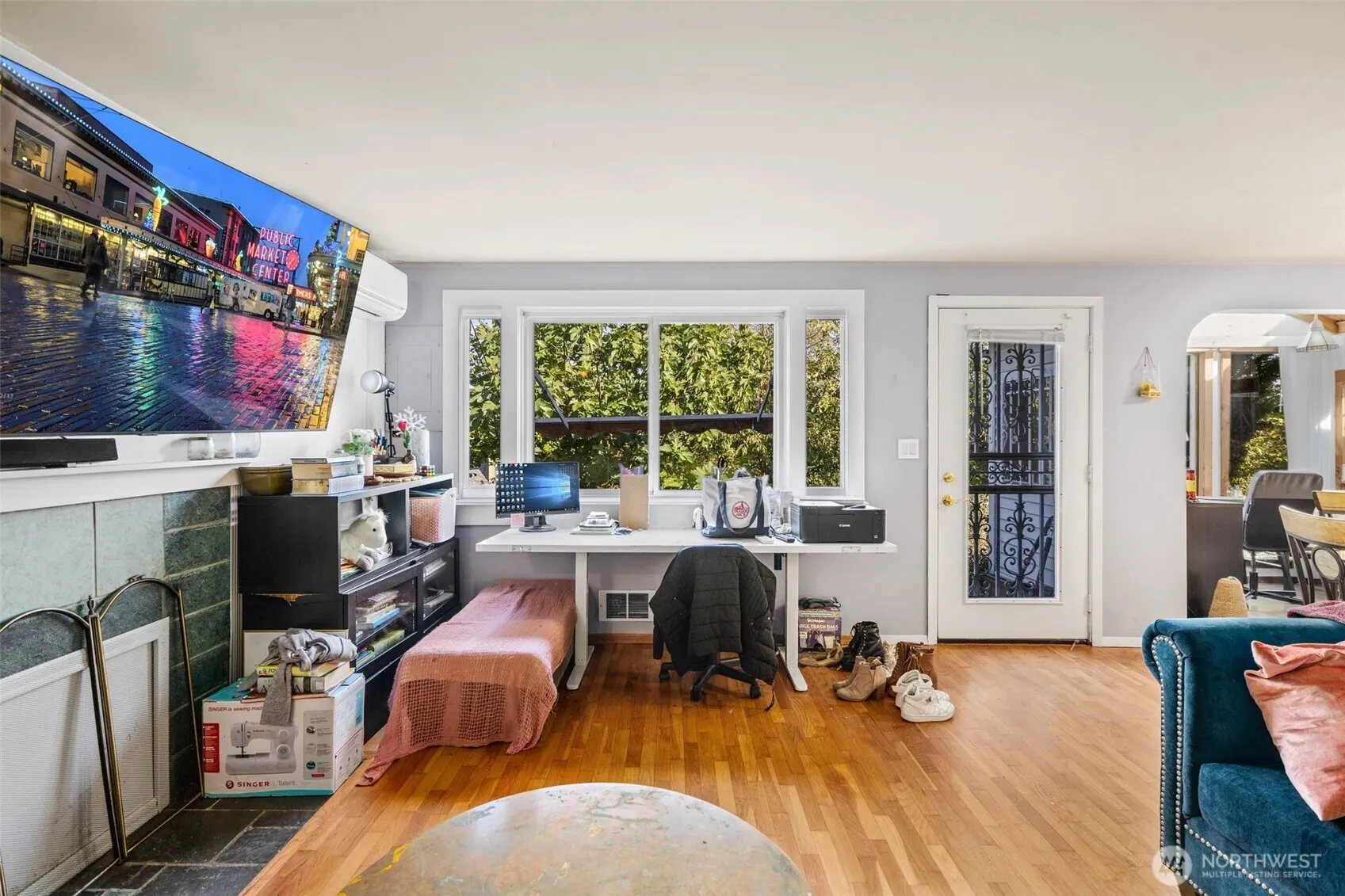 327 24th Avenue E, Seattle, WA 98112