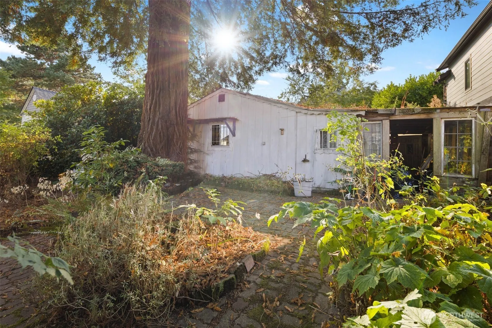 327 24th Avenue E, Seattle, WA 98112