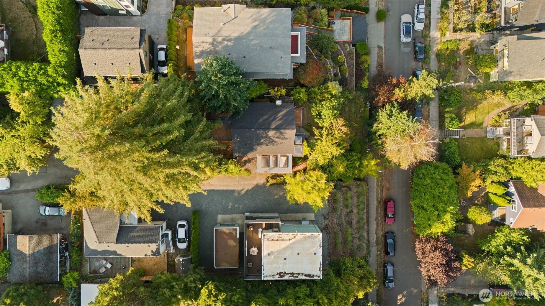 327 24th Avenue E, Seattle, WA 98112
