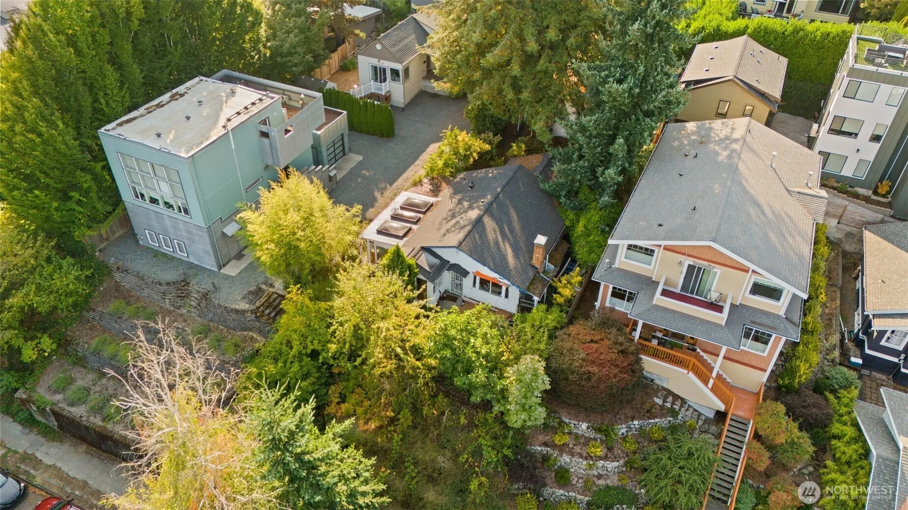 327 24th Avenue E, Seattle, WA 98112