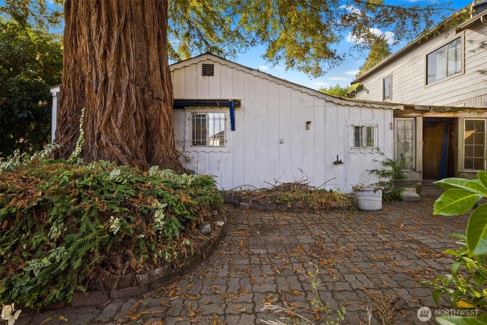 327 24th Avenue E, Seattle, WA 98112