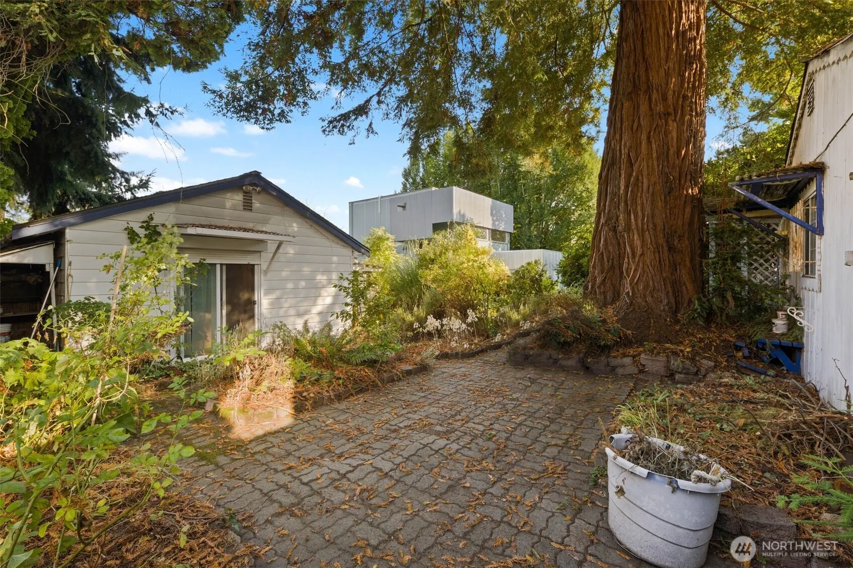 327 24th Avenue E, Seattle, WA 98112