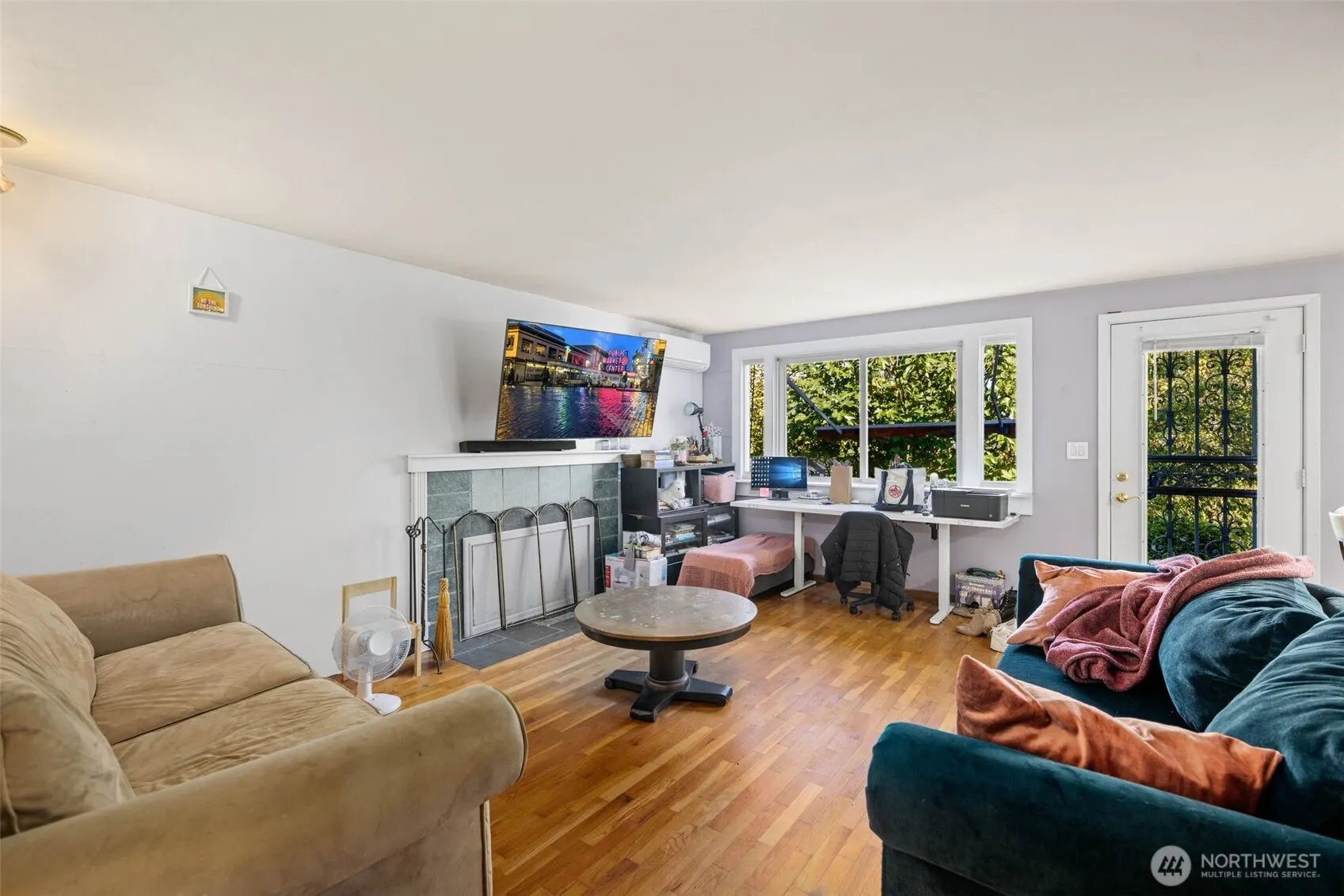 327 24th Avenue E, Seattle, WA 98112