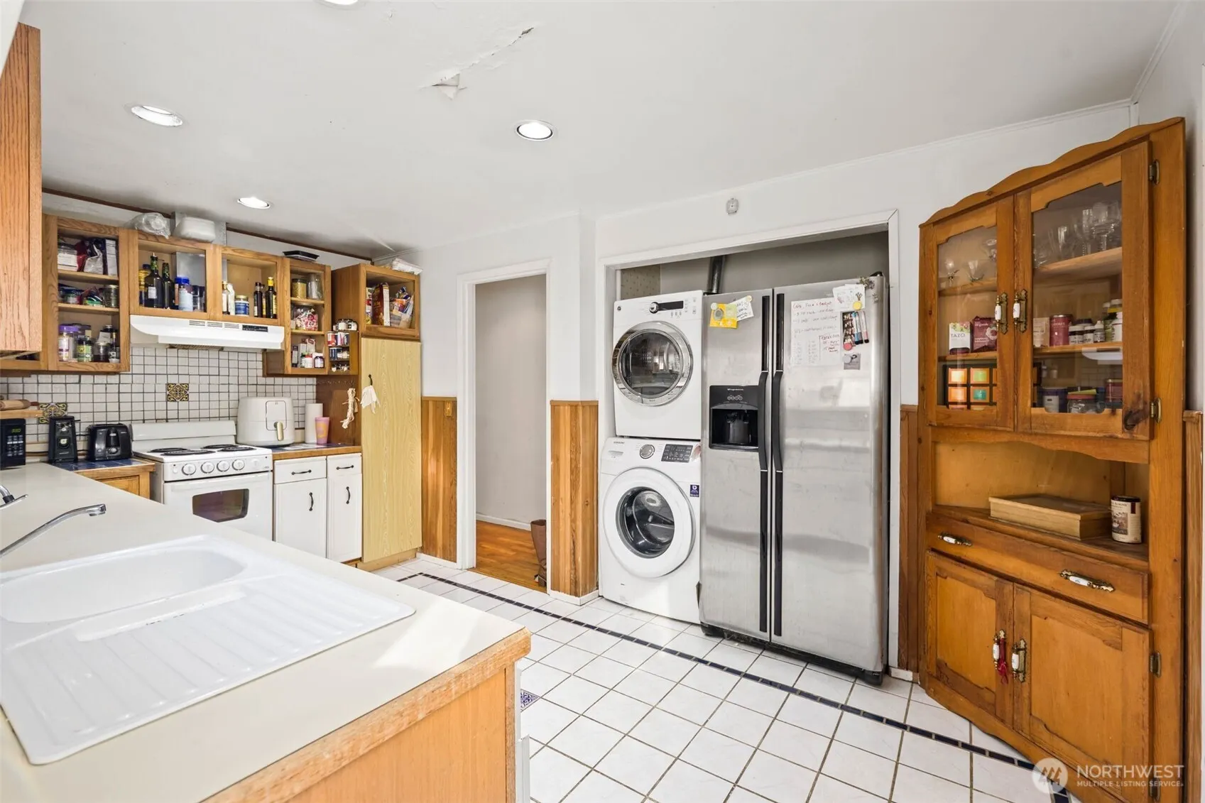 327 24th Avenue E, Seattle, WA 98112