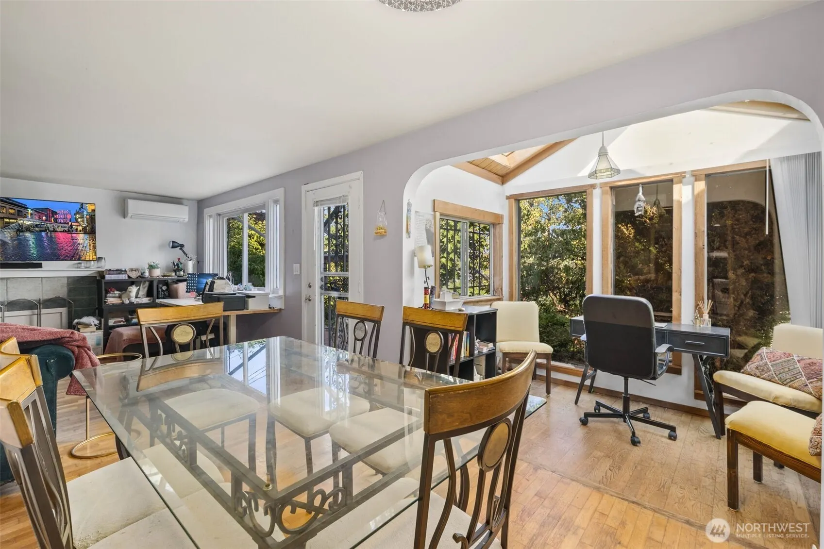 327 24th Avenue E, Seattle, WA 98112