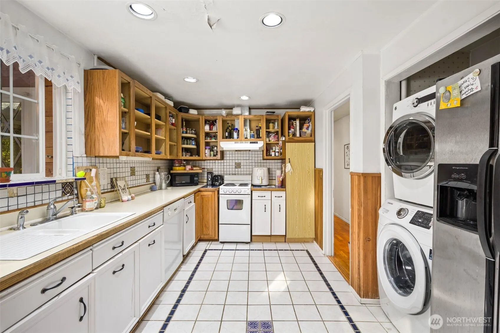 327 24th Avenue E, Seattle, WA 98112