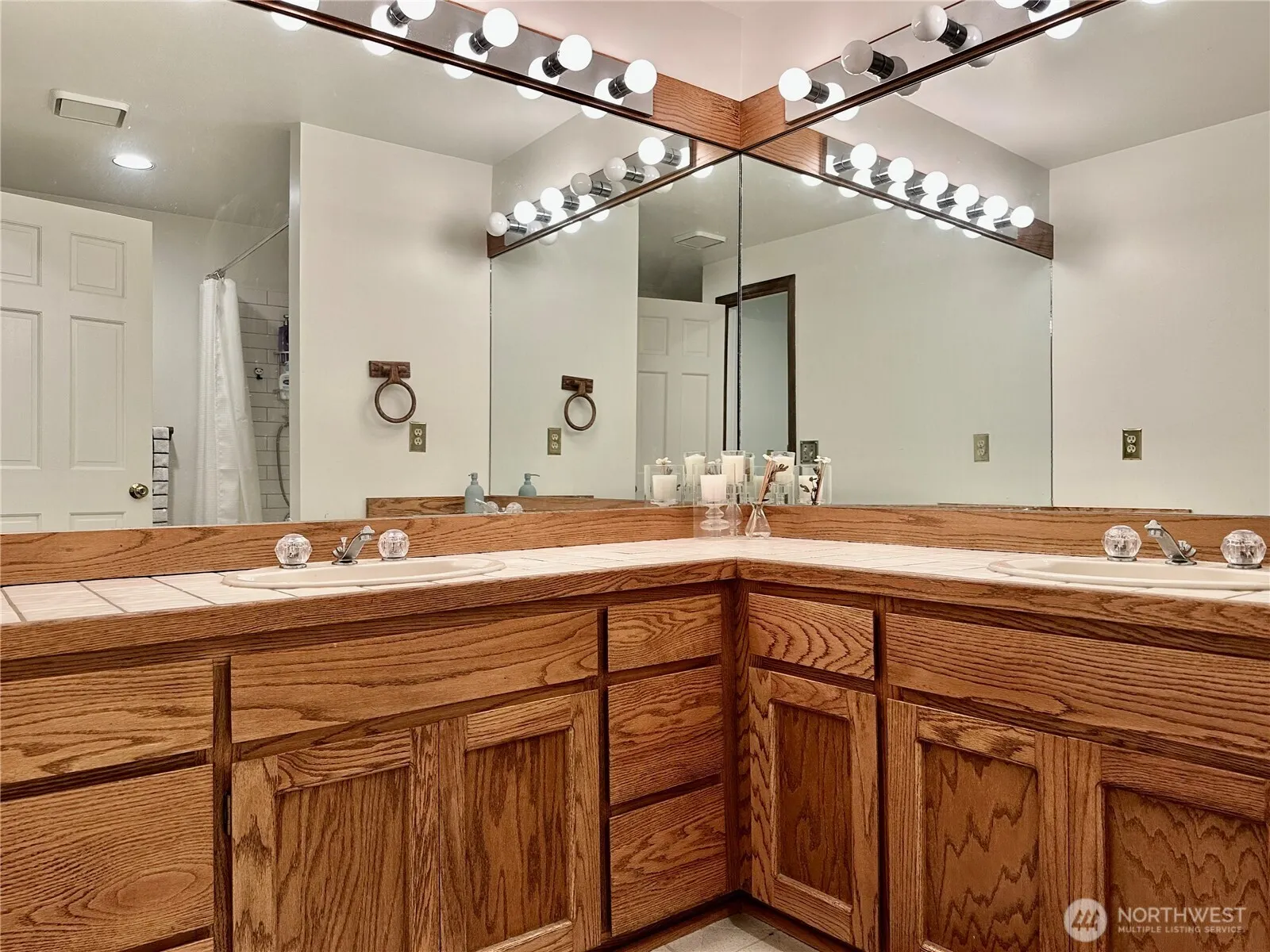 4117 117th Avenue NE, Kirkland, WA 98033