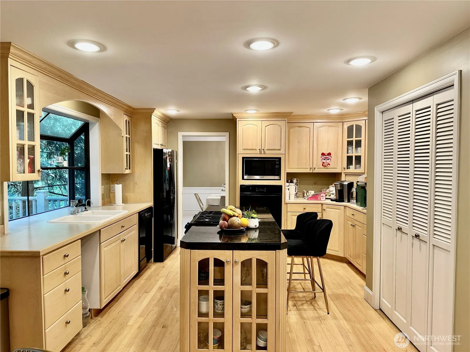 4117 117th Avenue NE, Kirkland, WA 98033