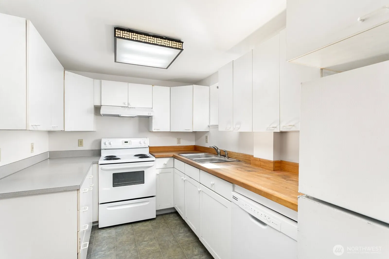 2418 S Irving Street , Seattle, WA 98144-3830