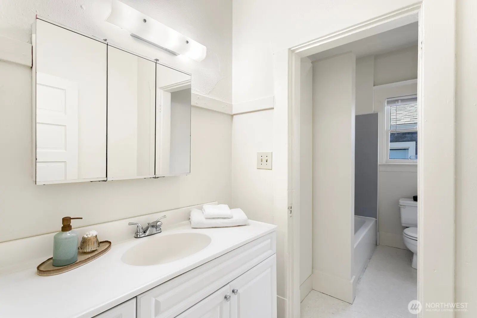 2418 S Irving Street , Seattle, WA 98144-3830