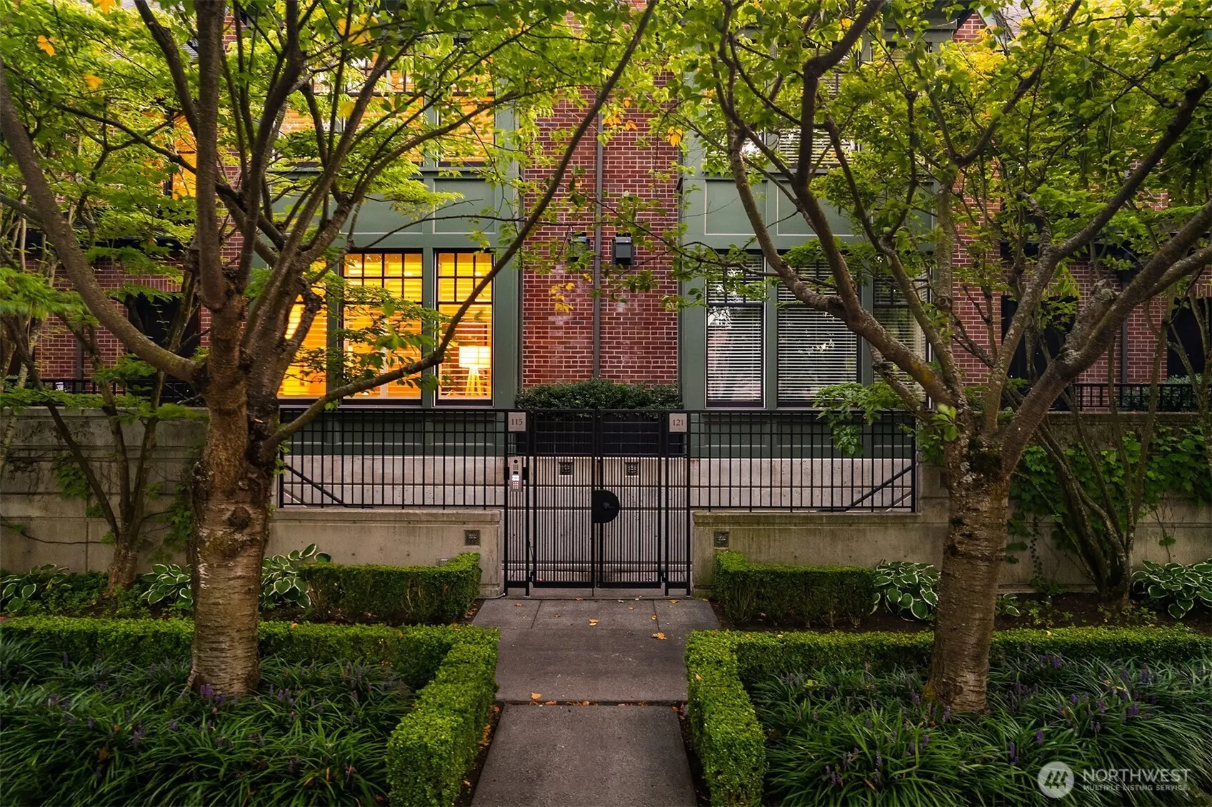 115 W Comstock Street , Seattle, WA 98119