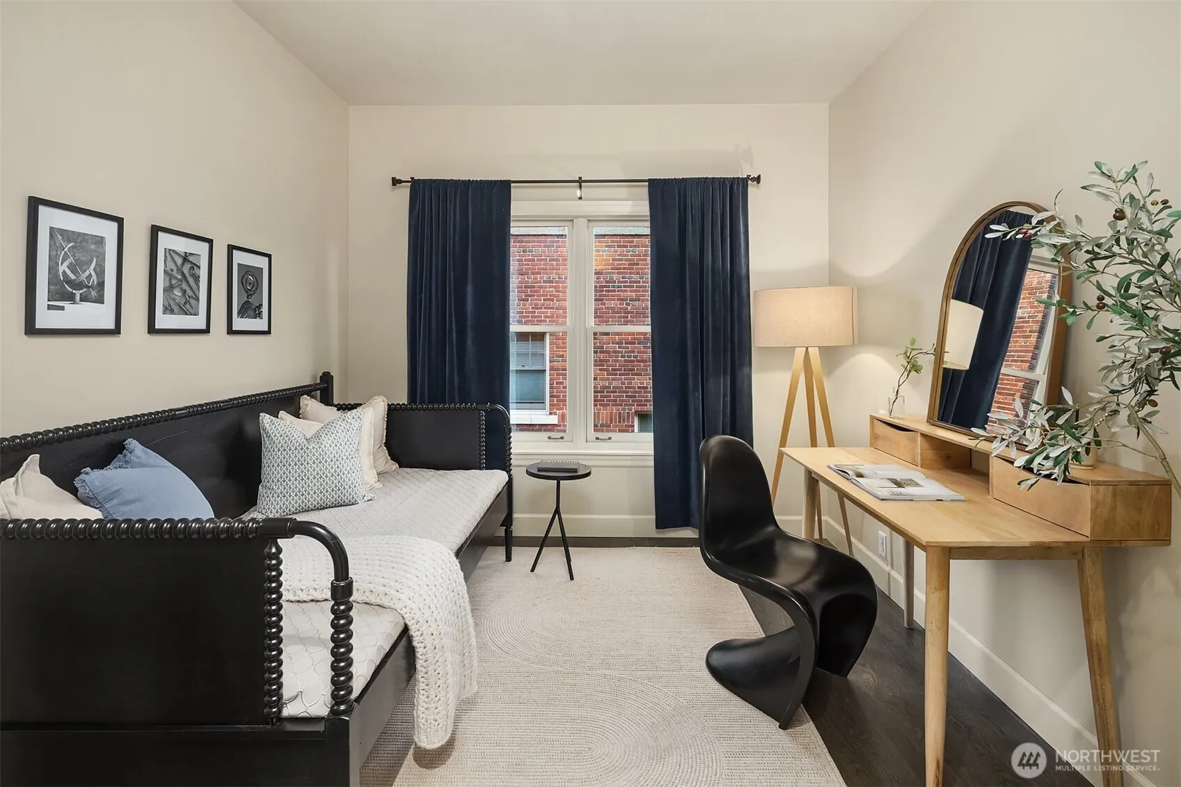 115 W Comstock Street , Seattle, WA 98119