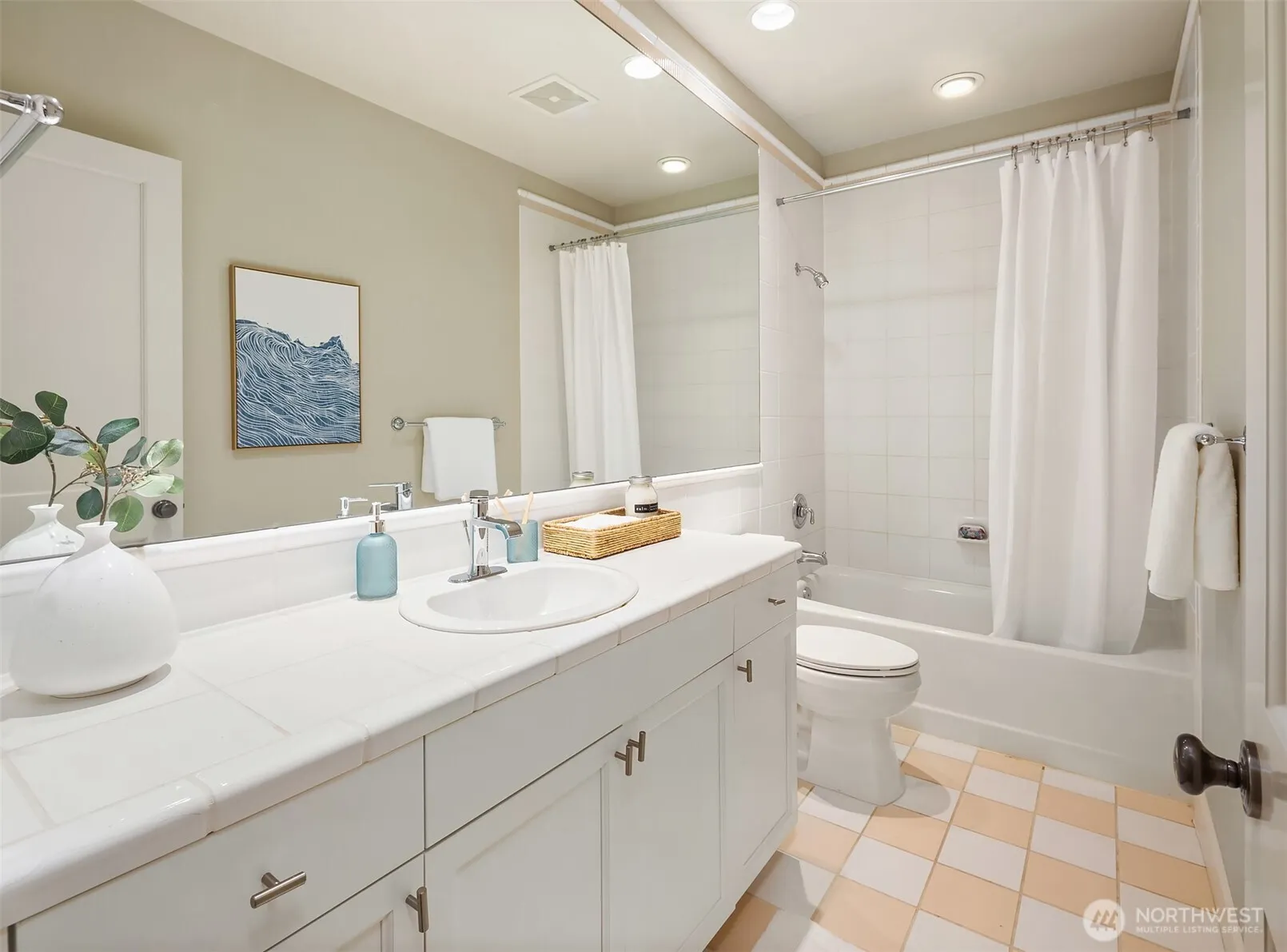 115 W Comstock Street , Seattle, WA 98119