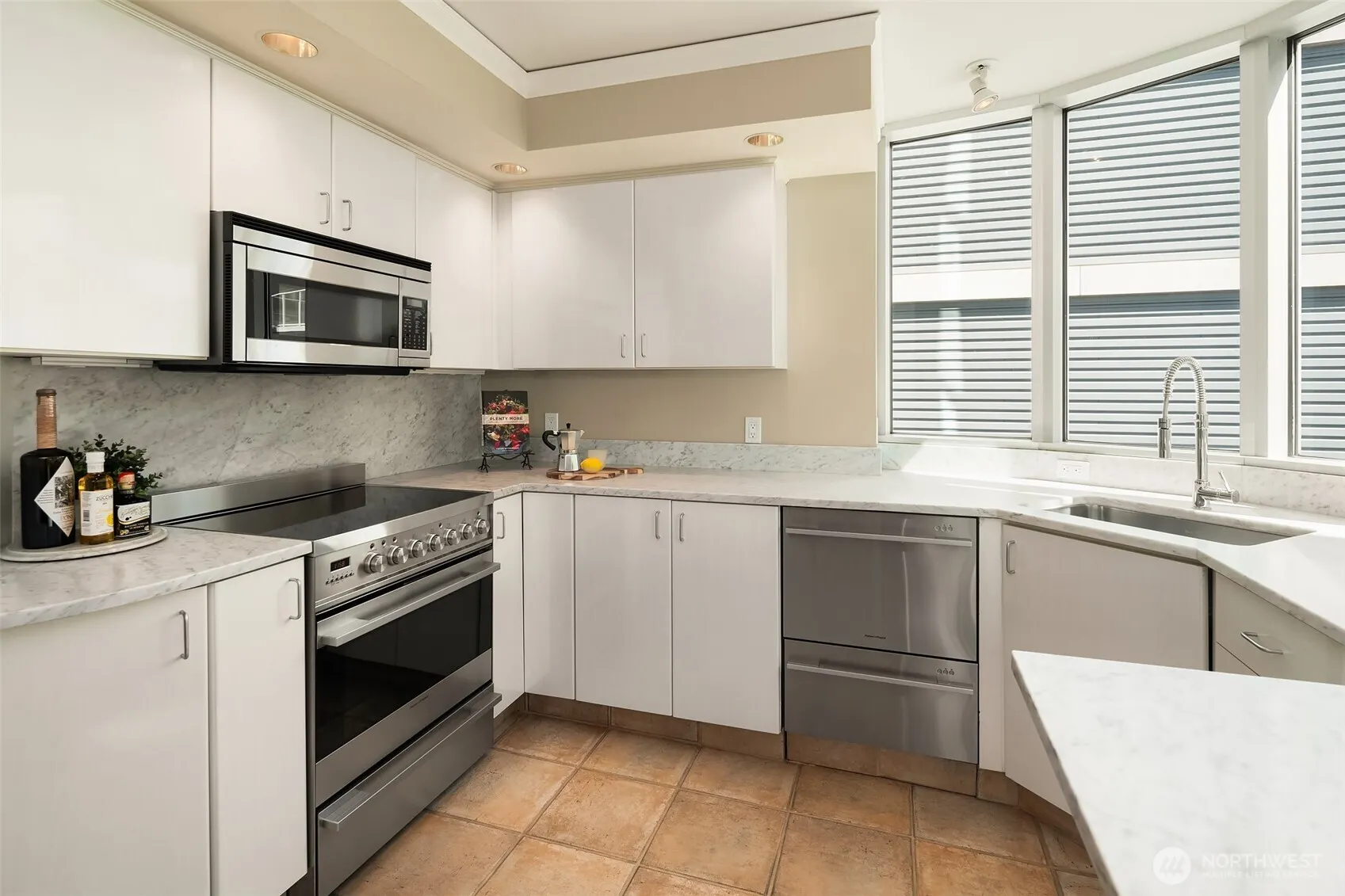 2000 1st Avenue #604, Seattle, WA 98121