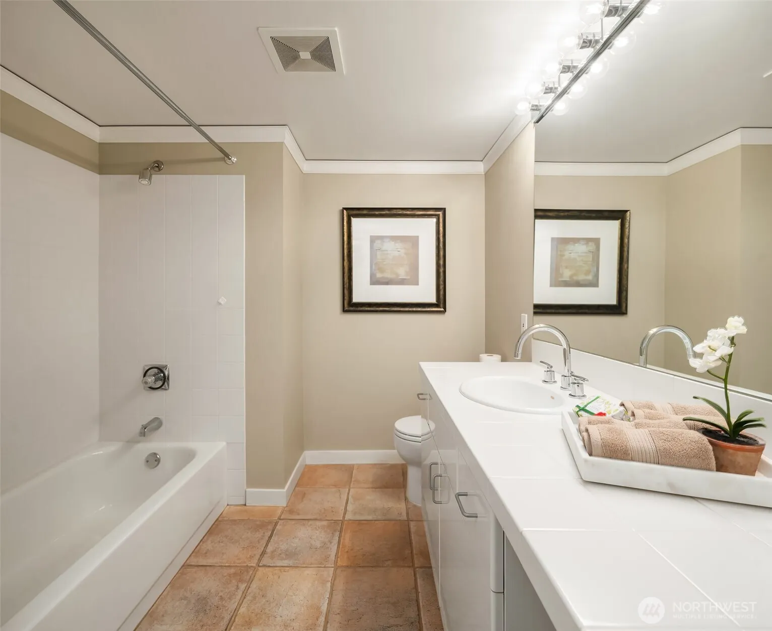 2000 1st Avenue #604, Seattle, WA 98121