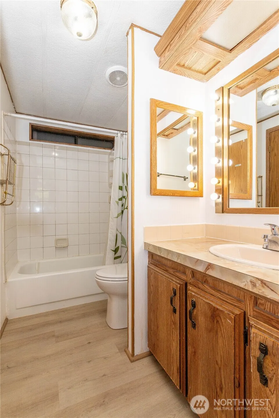 12218 SE 206th Street , Kent, WA 98031