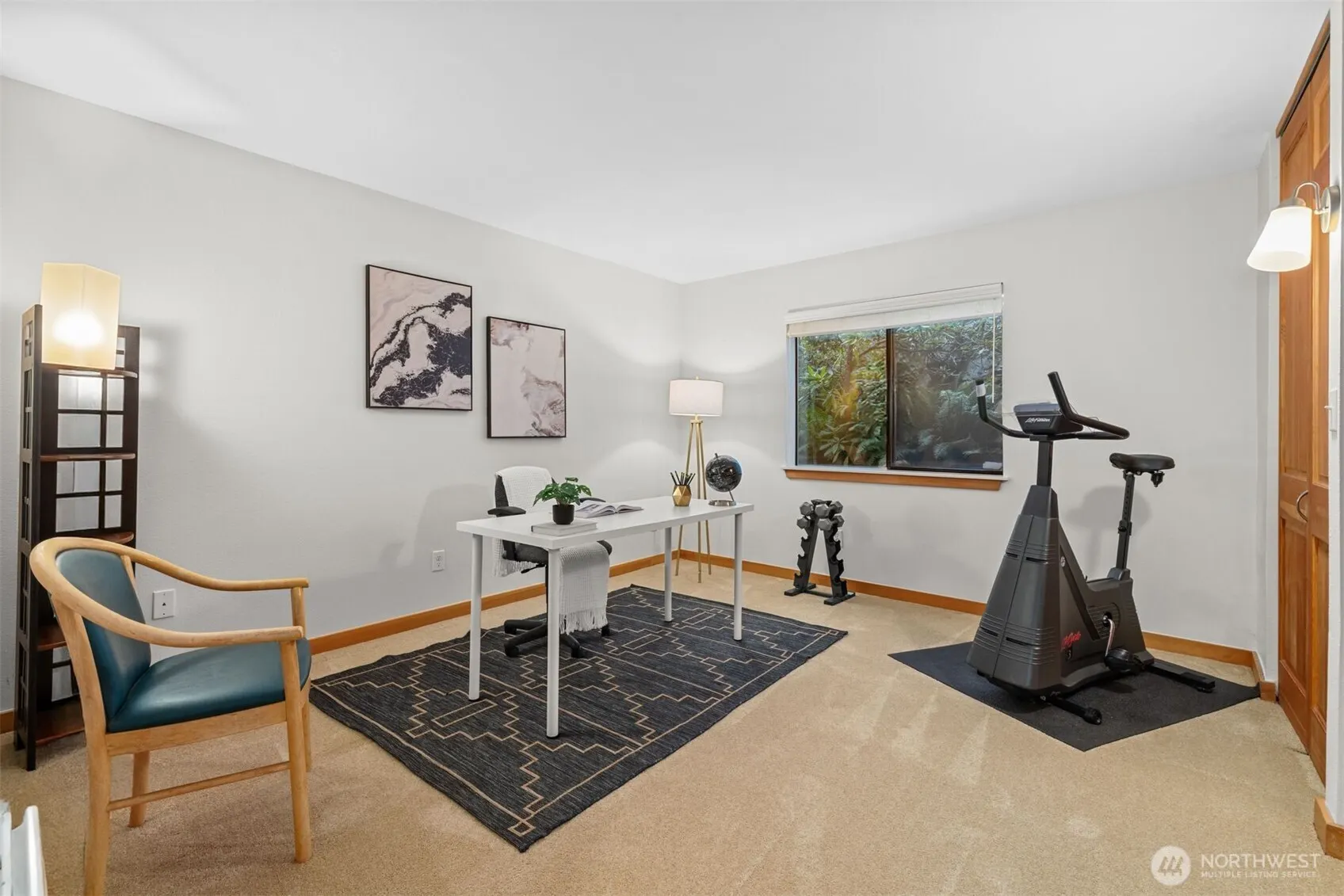 6423 Sand Point Way NE, Seattle, WA 98115